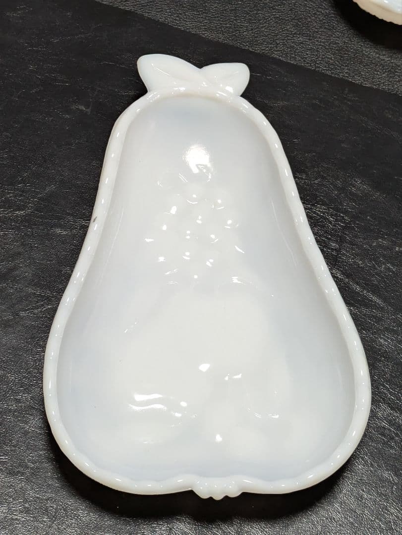 ビンテージ　ミルクグラス 洋梨型　プレイト　４個