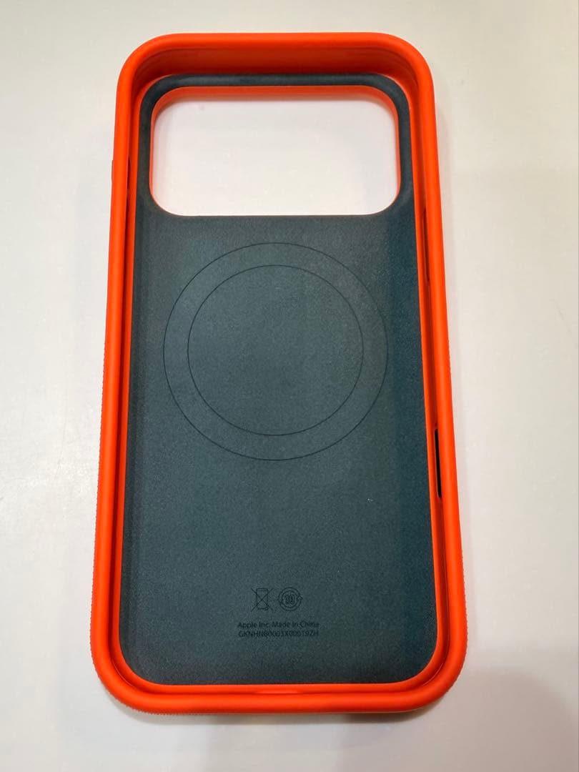 【ほぼ未使用箱無し】iPhone17Pro Max 純正 ケース　シエラオレンジ