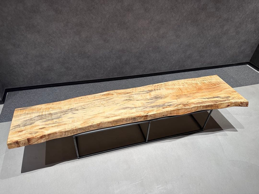 栃（トチ）　一枚板　スポルテッド　希少一点物　テーブル　ベンチ　ディスプレイ