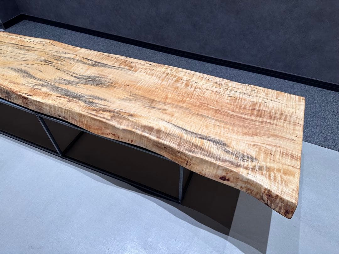 栃（トチ）　一枚板　スポルテッド　希少一点物　テーブル　ベンチ　ディスプレイ