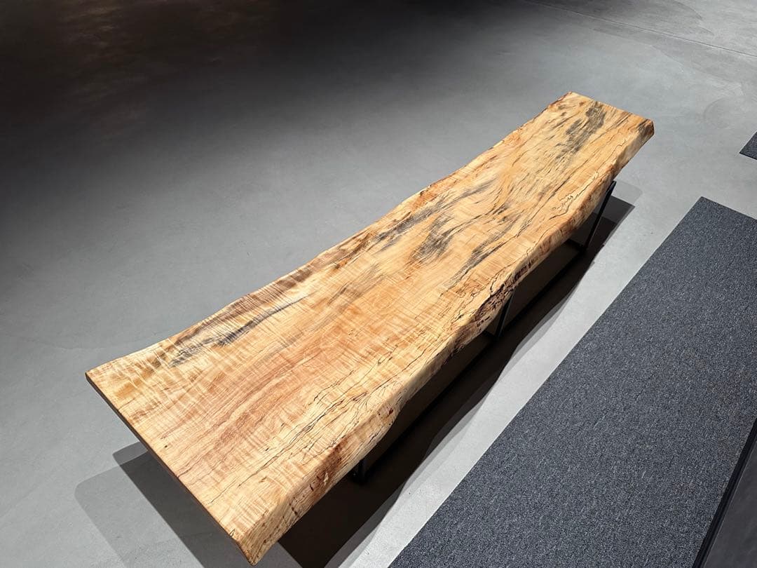 栃（トチ）　一枚板　スポルテッド　希少一点物　テーブル　ベンチ　ディスプレイ