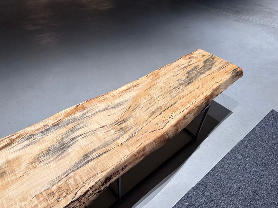 栃（トチ）　一枚板　スポルテッド　希少一点物　テーブル　ベンチ　ディスプレイ