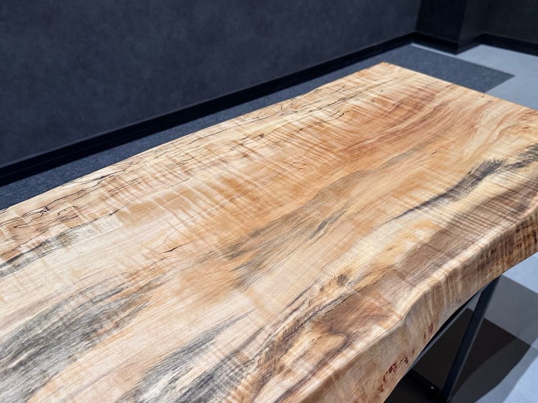 栃（トチ）　一枚板　スポルテッド　希少一点物　テーブル　ベンチ　ディスプレイ