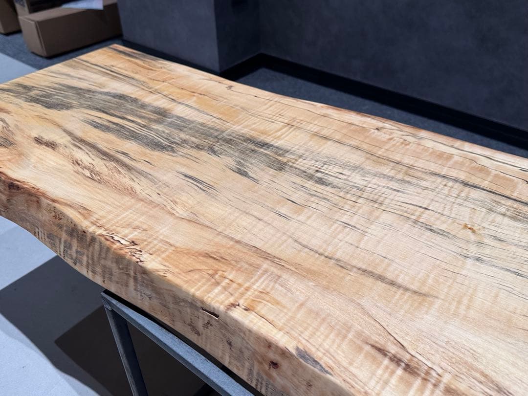 栃（トチ）　一枚板　スポルテッド　希少一点物　テーブル　ベンチ　ディスプレイ