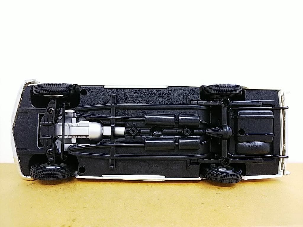 マイスト 1/18 クライスラー 300B (1956) ダイキャストモデルカー