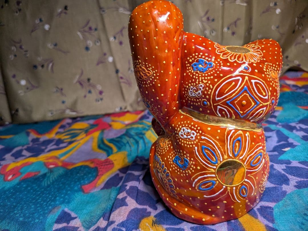 九谷焼レトロ昭和赤色の招き猫左手上げ縁起もの