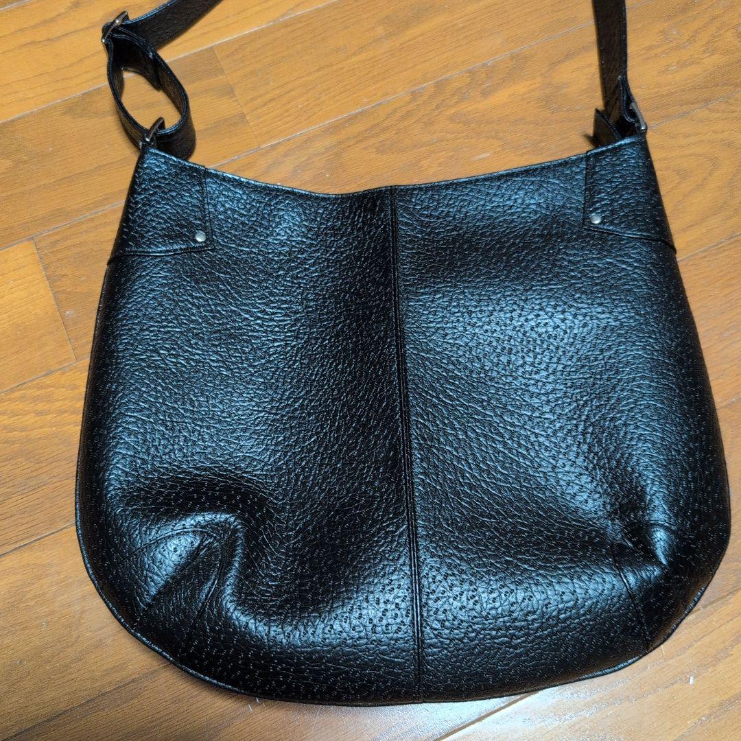 ハンドメイド　牛本革　 ブラック ショルダーバッグ