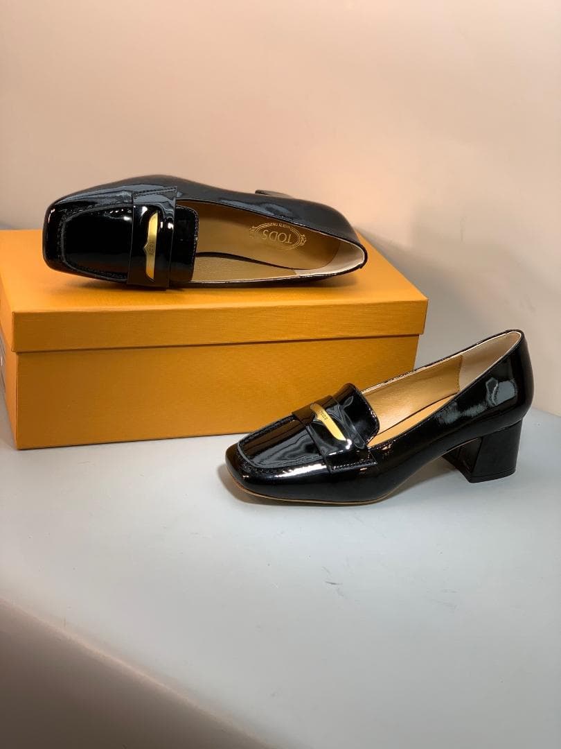 【希少】TOD'S パテントレザー ローファー パンプス ブラック