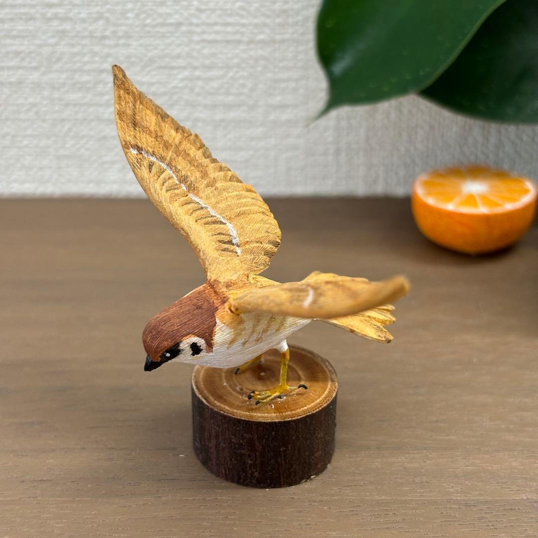 野鳥彫刻 すずめ 羽ばたき ミニチュア 作者ituo