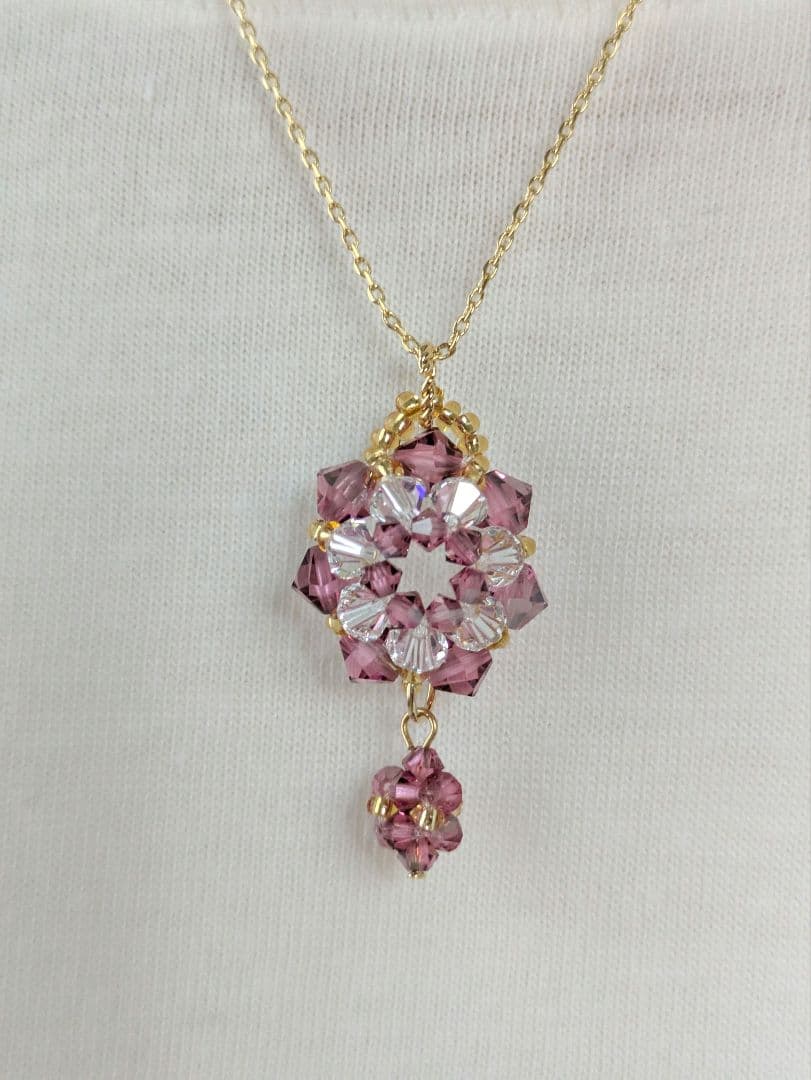 スワロフスキー　ビーズネックレス　ローズサテン　ハンドメイド