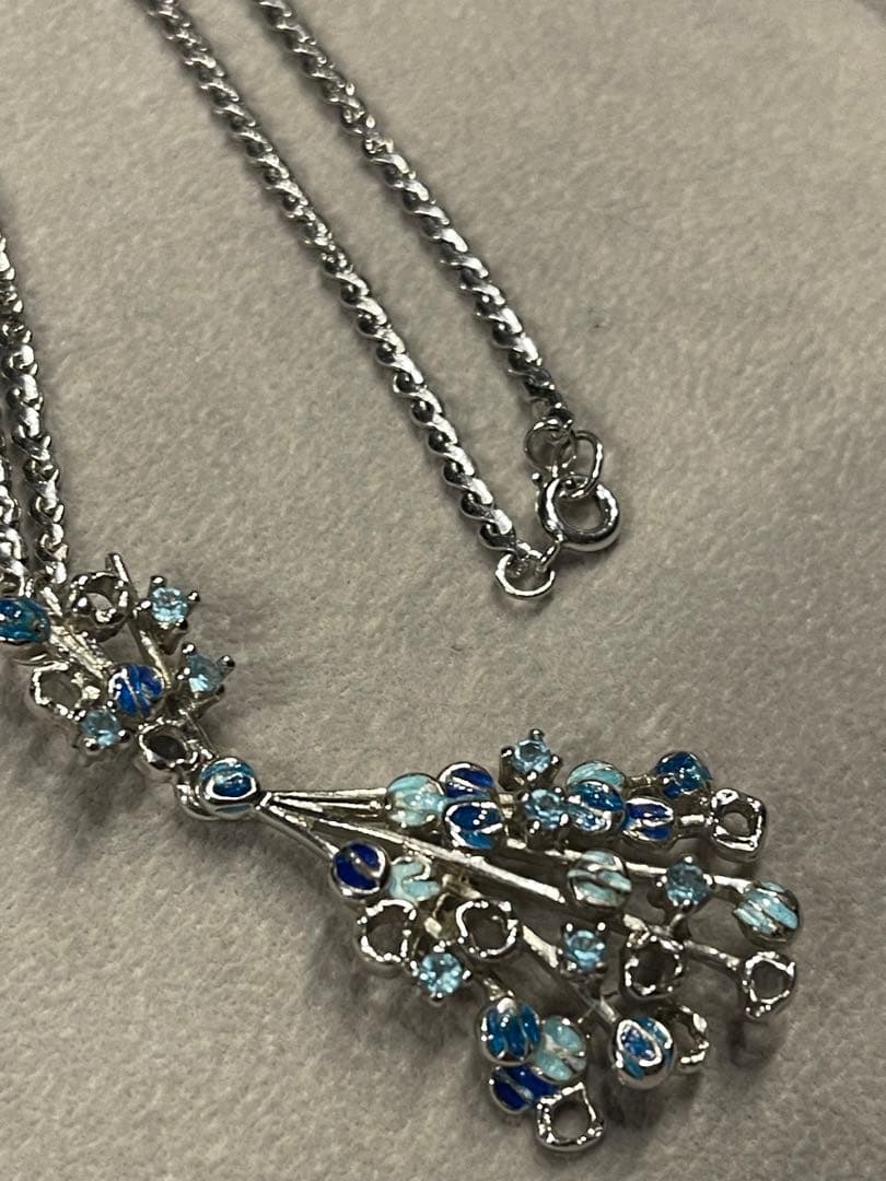 ユニークな ハンドメード デザイナーアーティストジュエリーネックレス