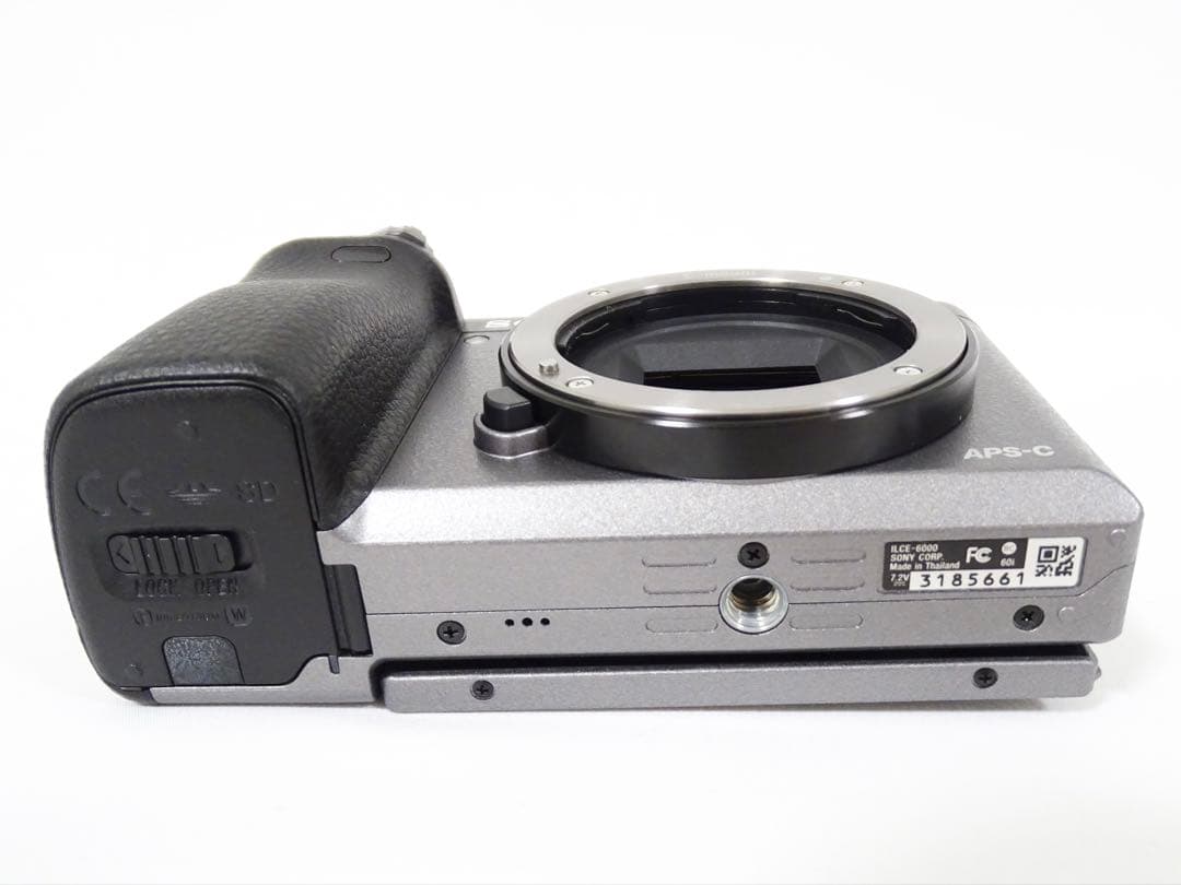 ほぼ新品【SC:232回】 SONY α6000 16-50 グラファイトグレー
