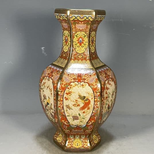 清乾隆琺瑯彩花鳥図紋六稜賞瓶 景徳鎮 陶磁器 装飾品 工芸品 美術品 置物