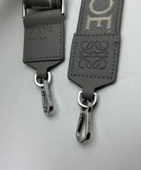 大人気 グレーのショルダーバッグ スモールパズルパッグショルダーバッグ