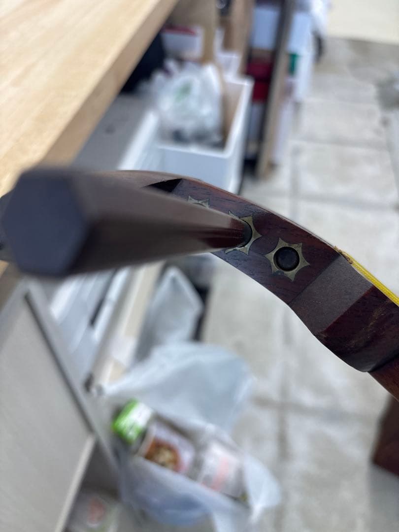 三味線 2本セット（1本使用可＋1本皮破れ）置き台付き