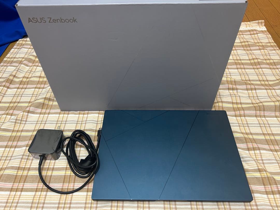 ASUS Zenbook14 OLED /Core Ｕltra7/メモリ32GB
