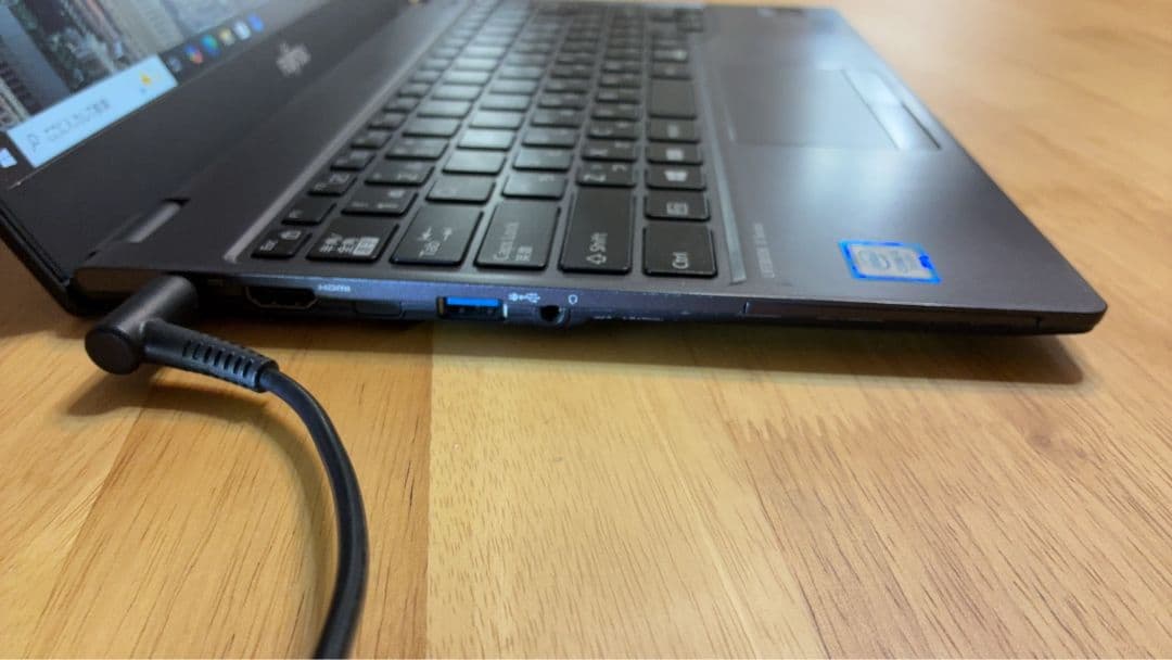 軽量薄型☆ 富士通 U937 i5-7300U 8GB SSD512GB