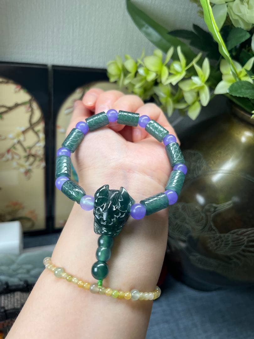 強力開運‼️特注品‼️天然A貨翡翠　リアル、細工彫刻龍神様ブレスレット　鑑定書付き