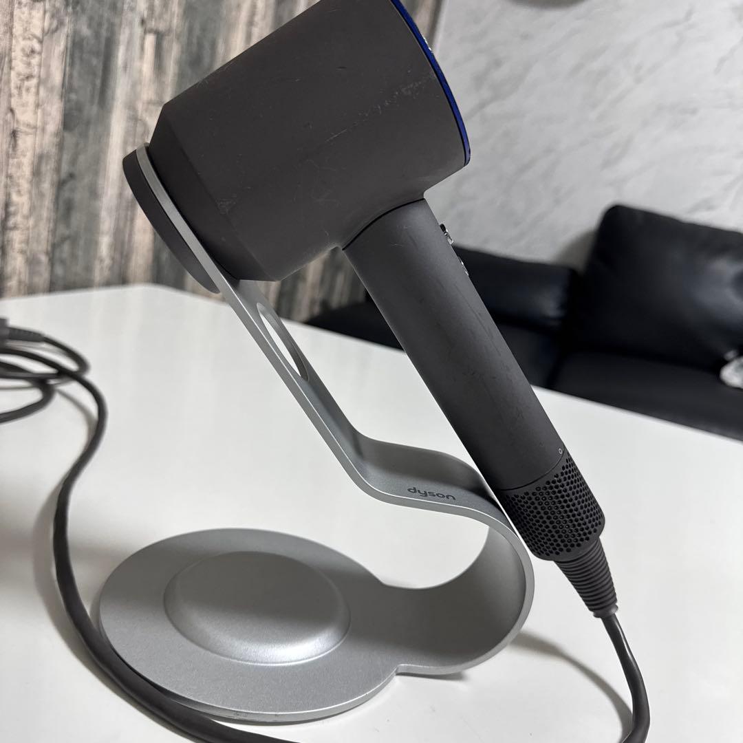 Dyson ドライヤー　HD01 スタンド付き‼️
