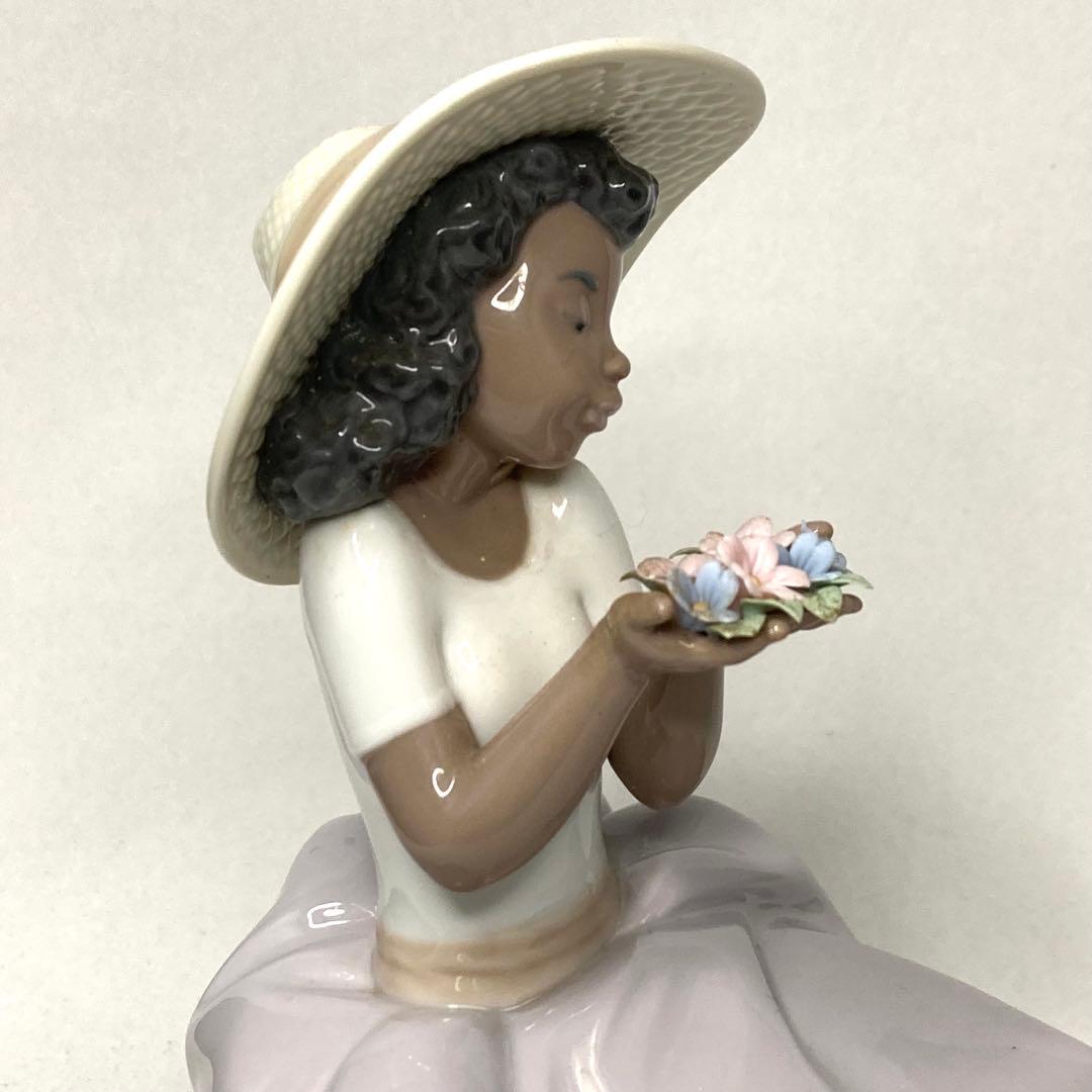 希少✨LLADRO リアドロ お花の甘い香りに包まれる少女。 6822