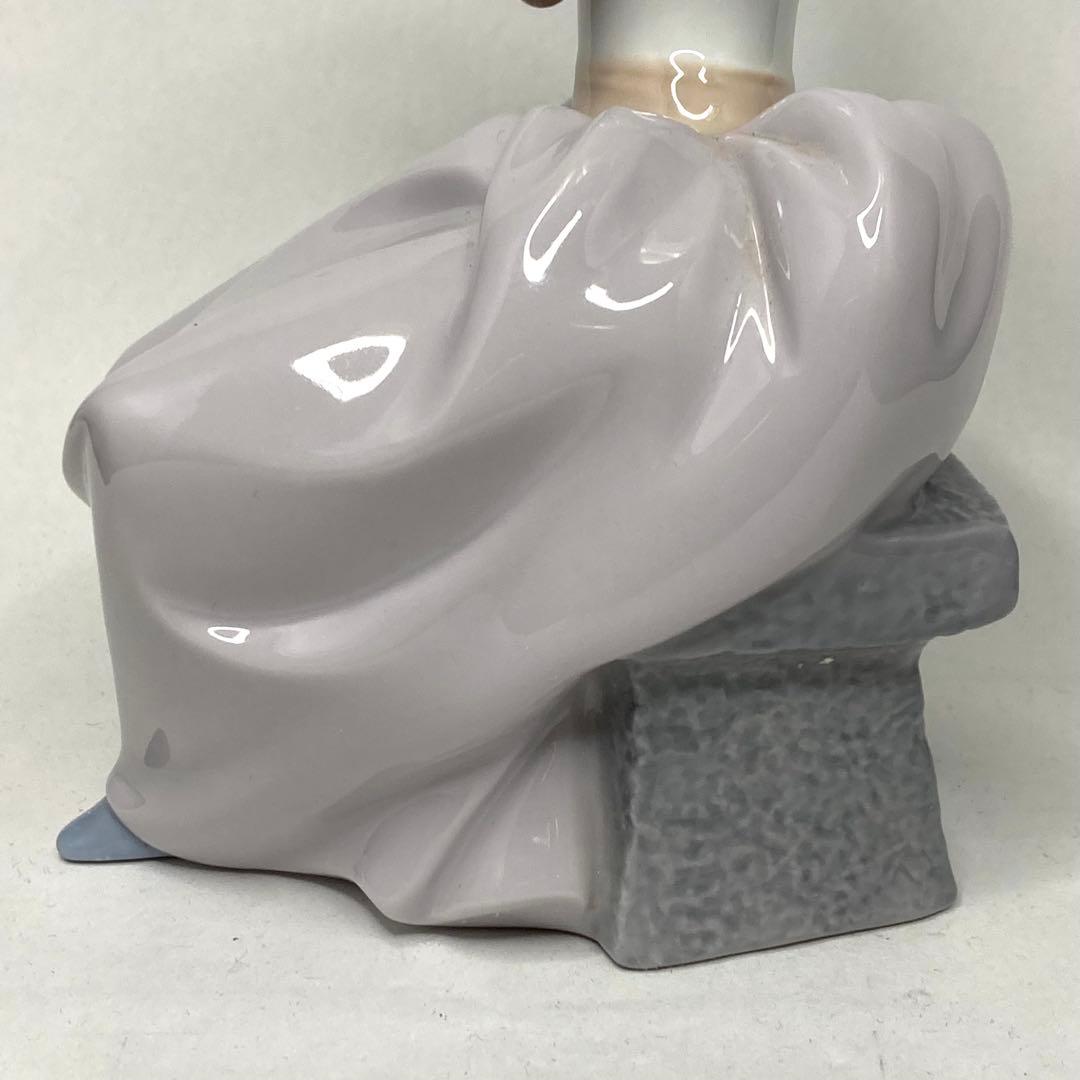 希少✨LLADRO リアドロ お花の甘い香りに包まれる少女。 6822