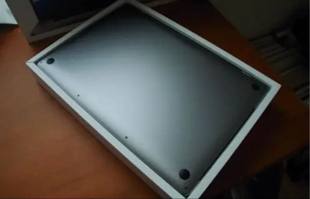 【最終値下げ】MacBook Pro 本体 箱・充電器付き 訳あり