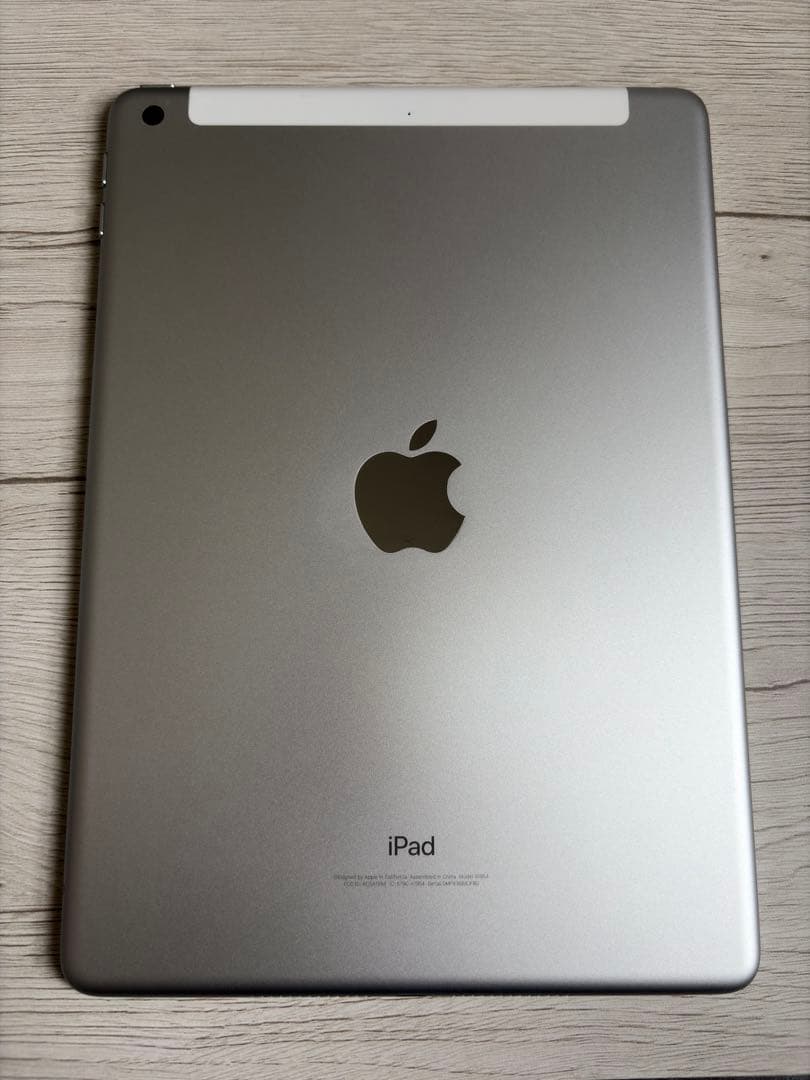 iPad 第6世代 128GB Wi-Fi+Cellularモデル