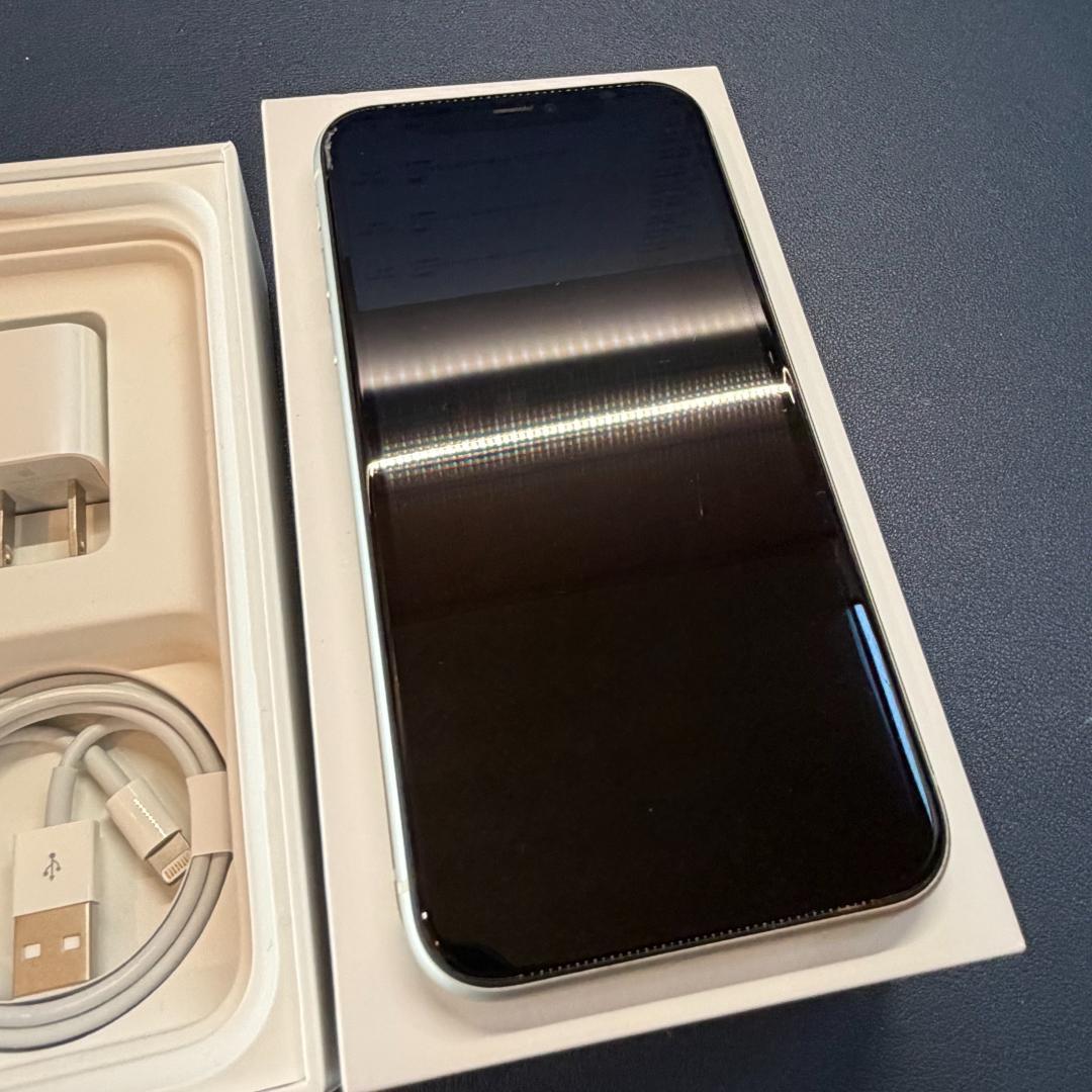 動作確認済 iPhone 11 64GB ホワイト