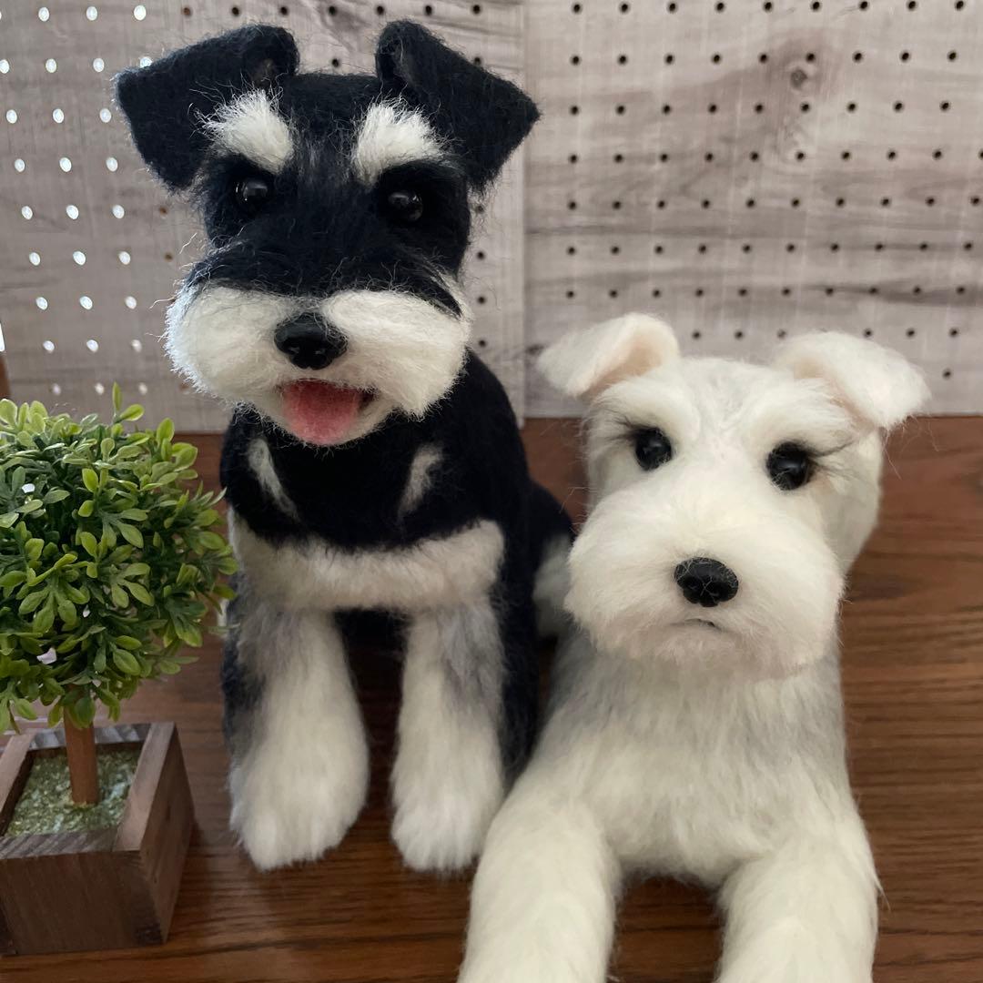 羊毛フェルト　ミニチュアシュナウザー　ブラック&シルバー　ソルト&ペッパーちゃん