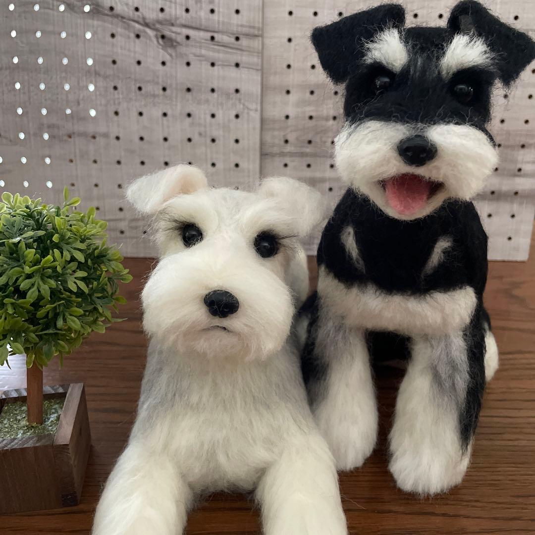 羊毛フェルト　ミニチュアシュナウザー　ブラック&シルバー　ソルト&ペッパーちゃん