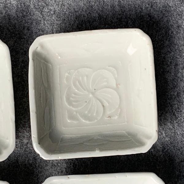 陽刻梅文豆皿4枚[B34367]