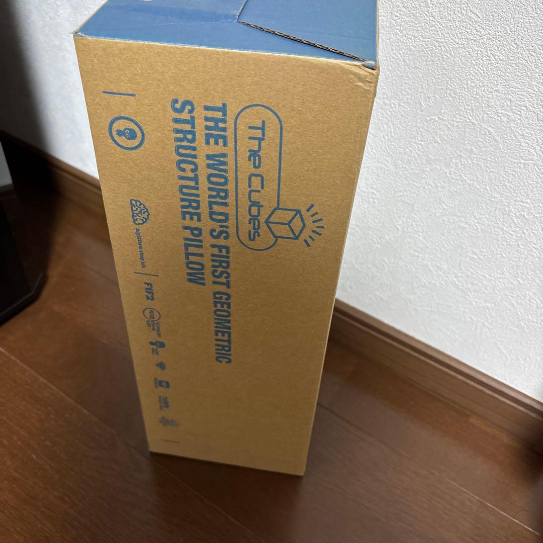 F1F2 The cubes 無重力枕 37x59x10cm