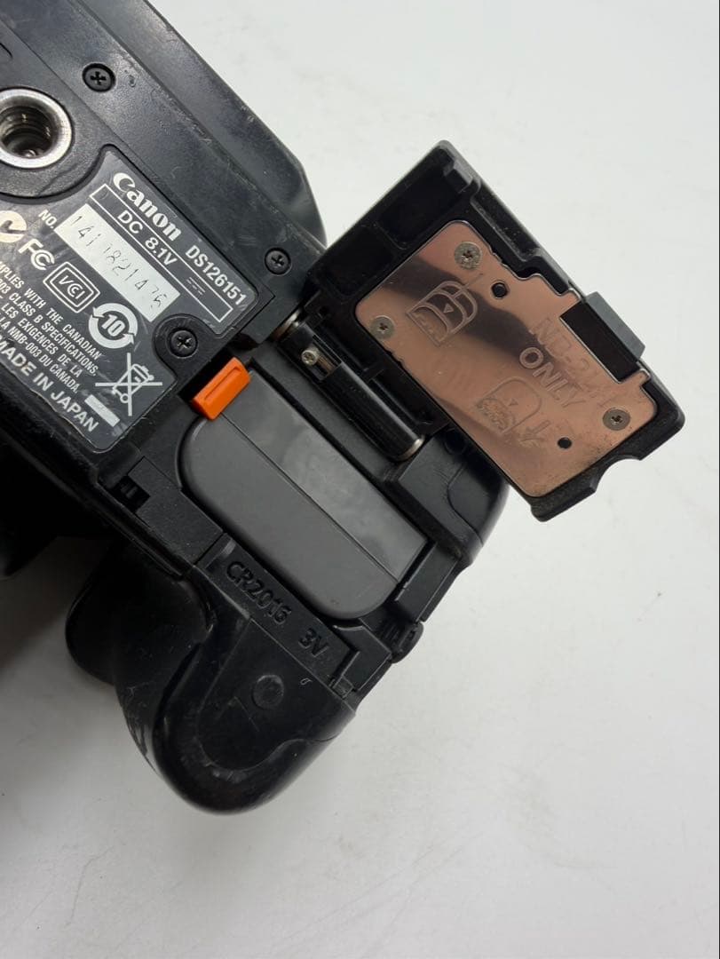 Canon EOS デジタル一眼レフカメラ　DS126151