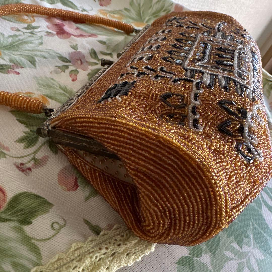 ハンドメイド　ビーズ手提げカバン　内ポケット３個有り　ご近所さんの作品です。