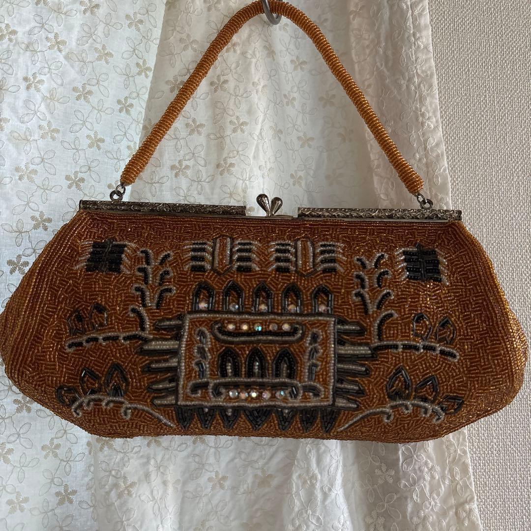 ハンドメイド　ビーズ手提げカバン　内ポケット３個有り　ご近所さんの作品です。