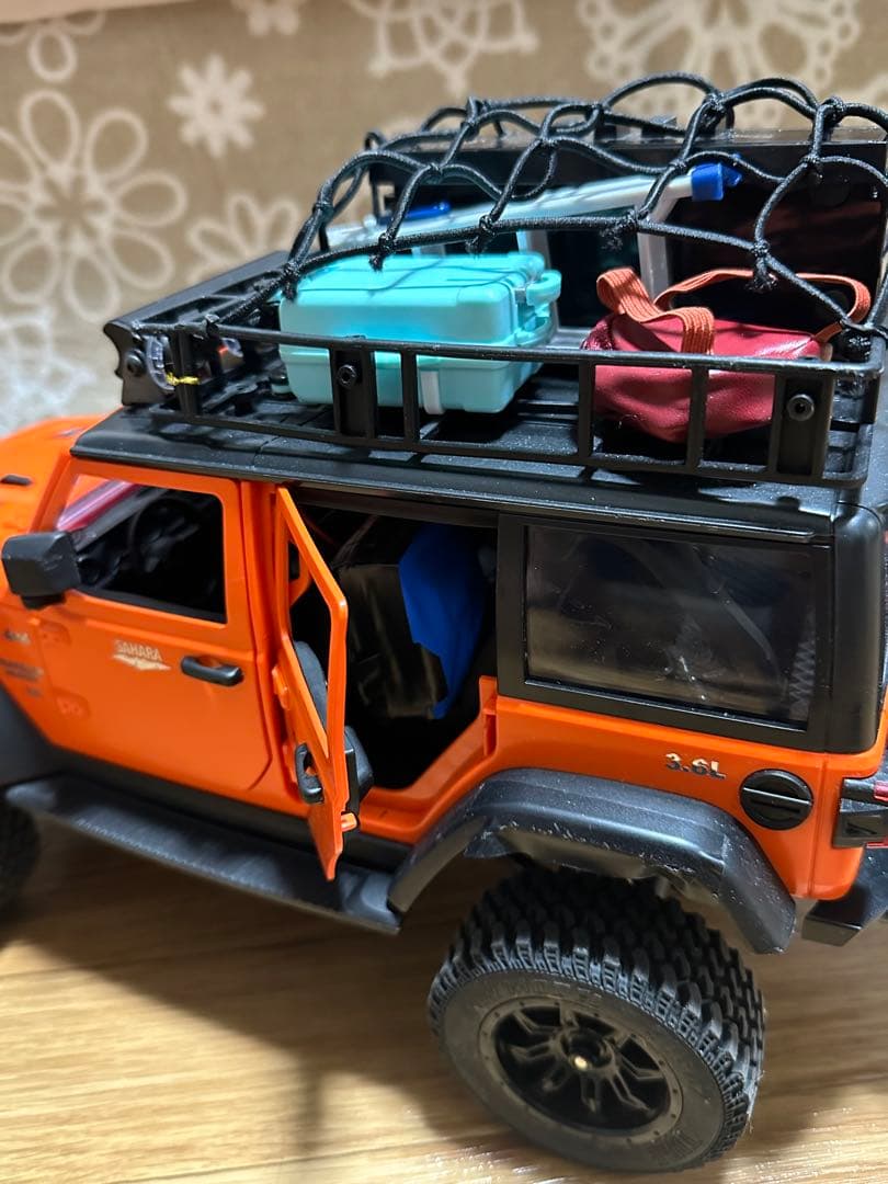 オレンジ ラジコンジープ スピーカー付き アップした