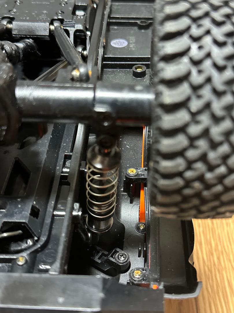 オレンジ ラジコンジープ スピーカー付き アップした