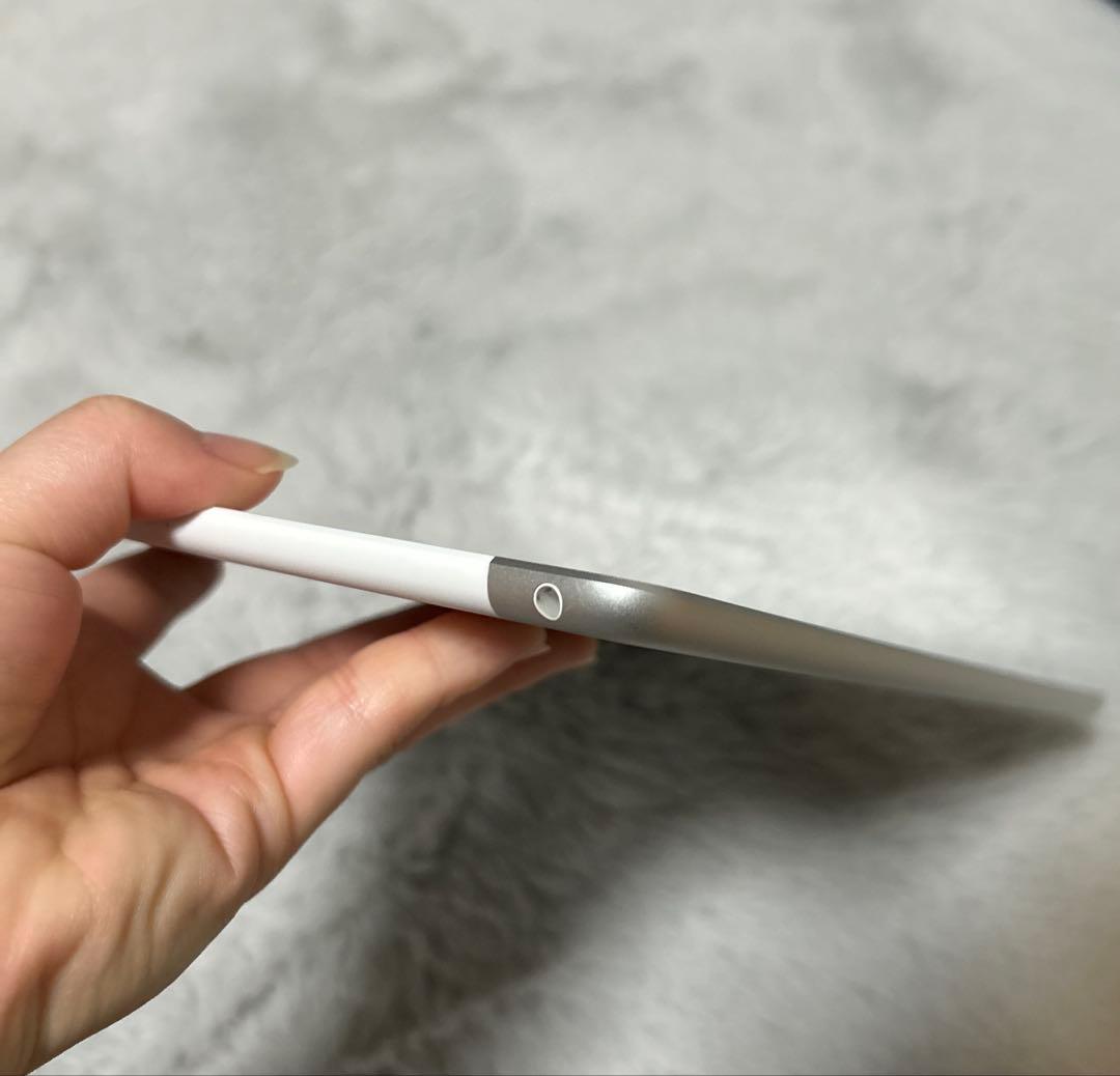 iPad第5世代 Wi-Fi + Cellular 32GB