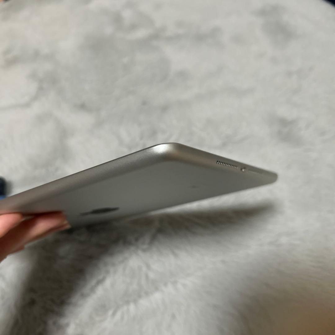 iPad第5世代 Wi-Fi + Cellular 32GB
