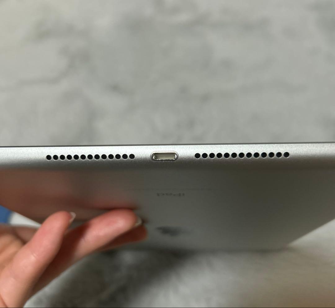 iPad第5世代 Wi-Fi + Cellular 32GB