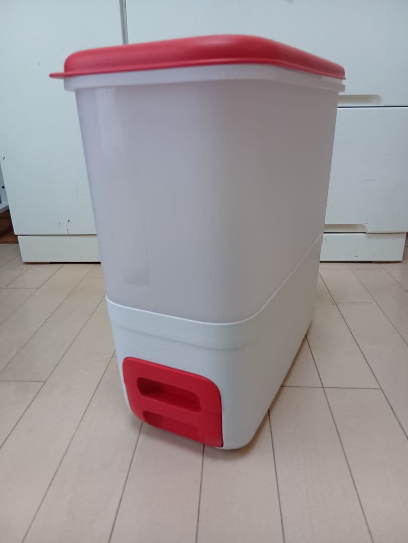 レア品 タッパー　ライスディスペンサー　米　１０キロ