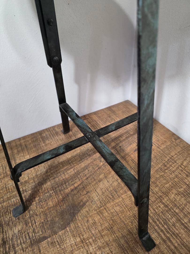 ハンドメイド椅子　インダストリアル　牛革座面　オールナット背もたれ