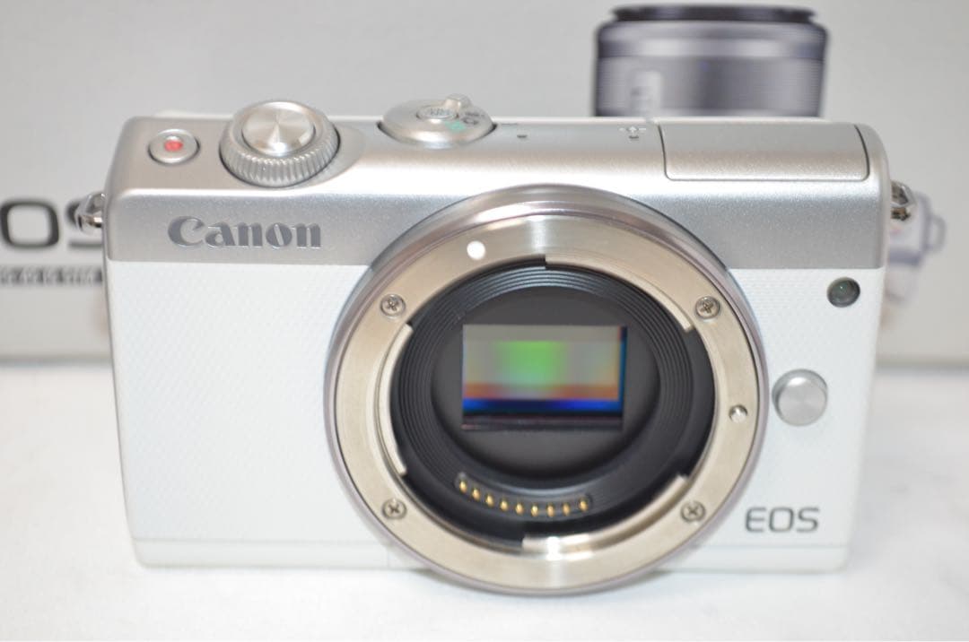 ❤️高画質 Bluetooth搭載でスマホ転送 CANON❤️EOS M100