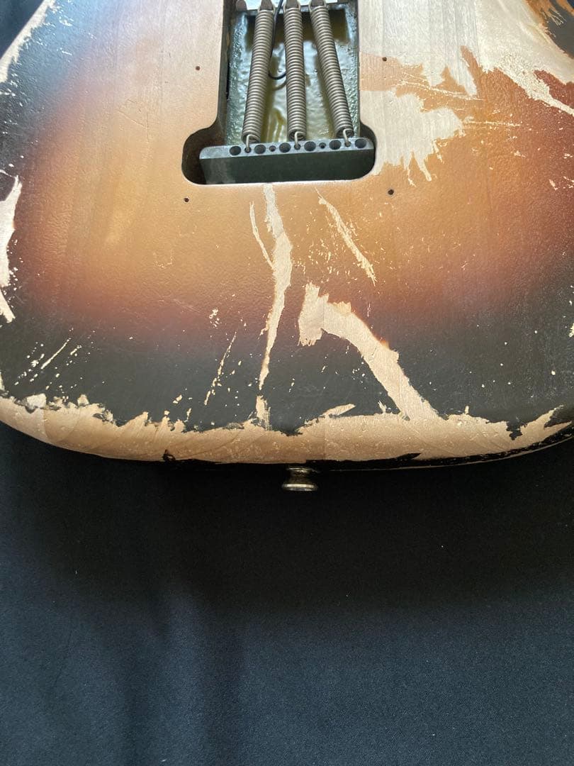 早い者勝ち　#16ストラトキャスタータイプ　ニトロセルロースラッカー塗装