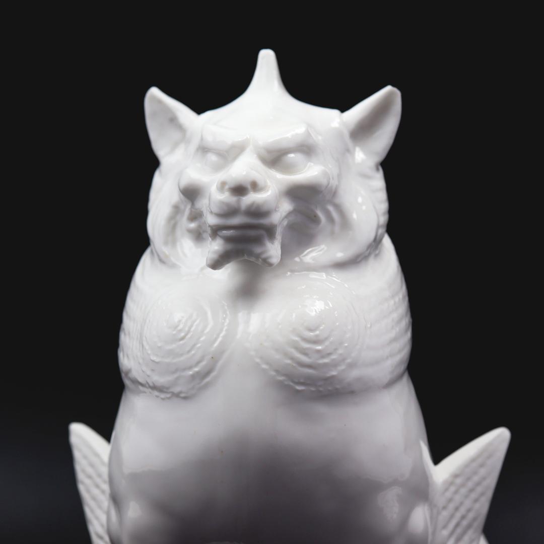 白磁 獅子 置物
