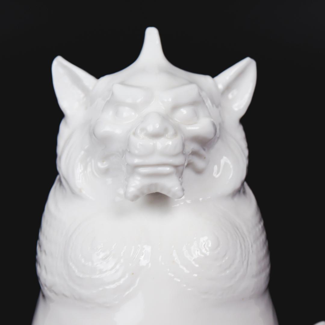 白磁 獅子 置物