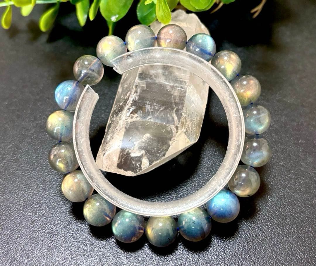 究極品質　神秘的な輝き　幻のオーロラブルーラブラドライトのブレス　10.8㎜