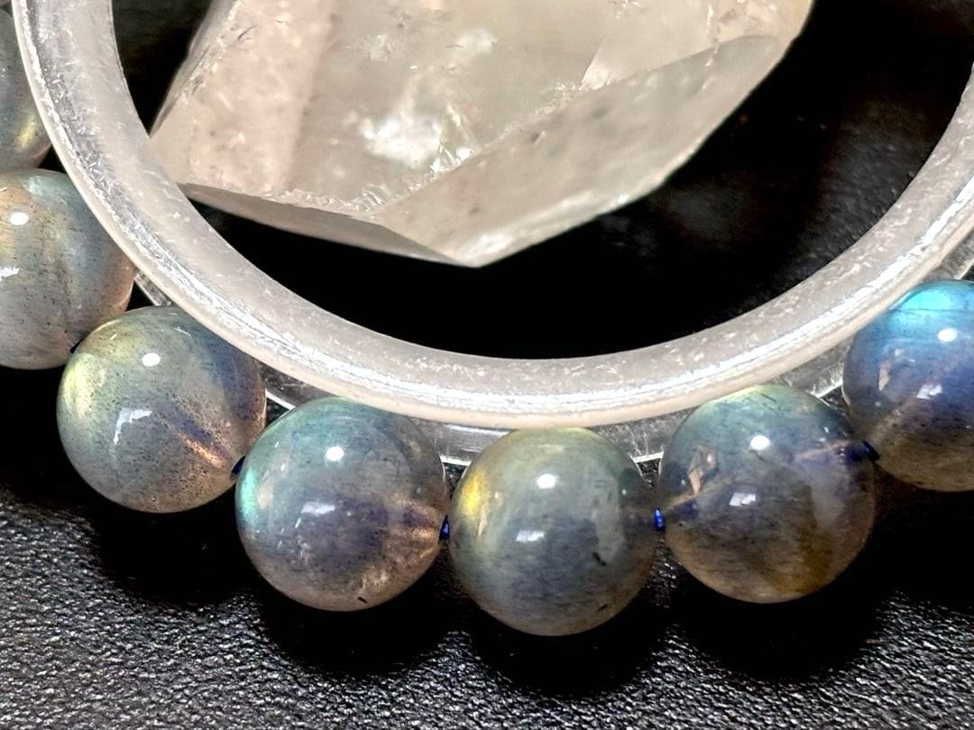 究極品質　神秘的な輝き　幻のオーロラブルーラブラドライトのブレス　10.8㎜