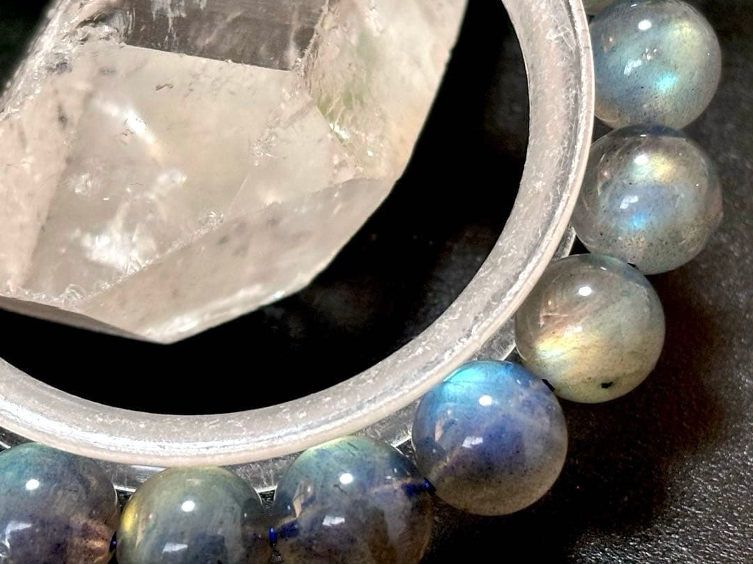 究極品質　神秘的な輝き　幻のオーロラブルーラブラドライトのブレス　10.8㎜