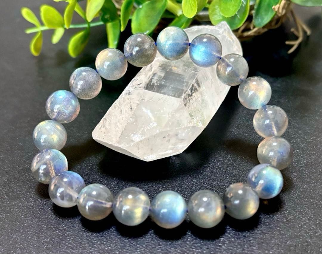 究極品質　神秘的な輝き　幻のオーロラブルーラブラドライトのブレス　10.8㎜